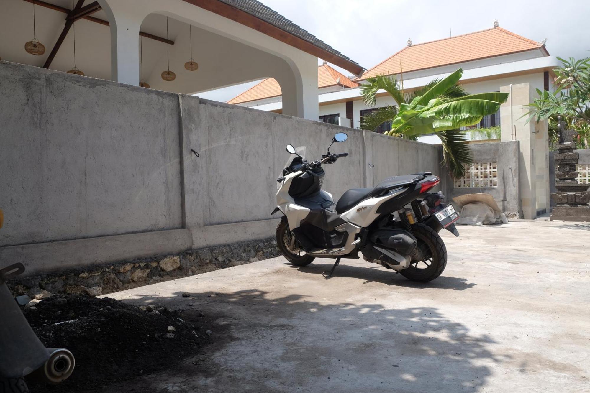 Dipenida Bali Hotel Batununggul Exterior foto
